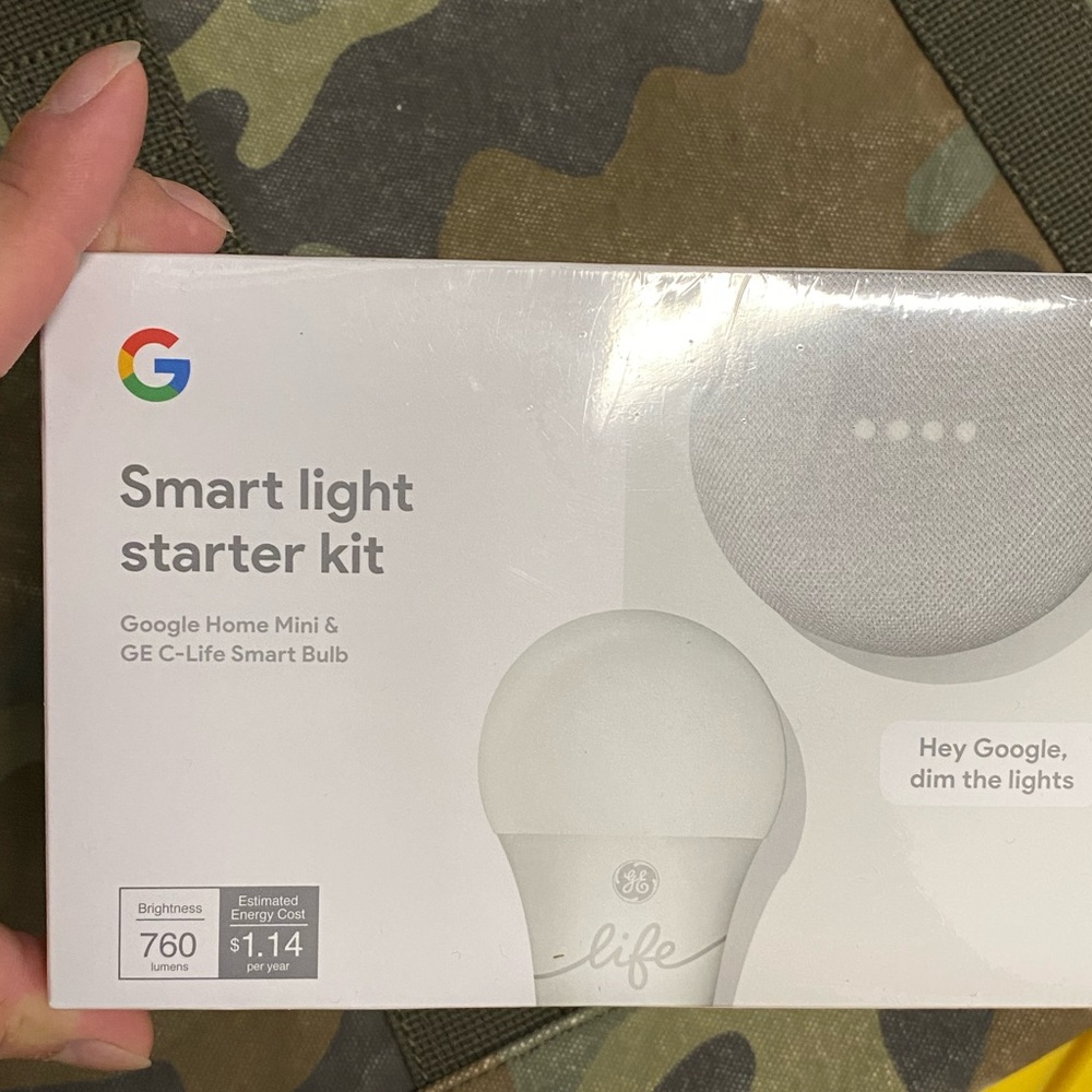 Google Home Smart Light Starter Kit - Picture 2 of 7